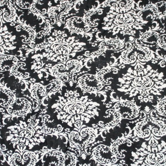 🖤🤍 Black & White Patterned Wide-Leg Pants – One Size Boho Graphic · Breezy Fit - Picture 2 of 5